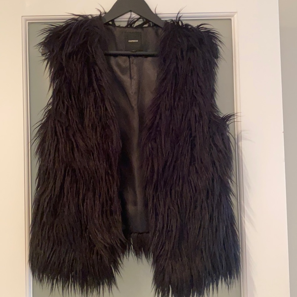 Express small faux fur black vest.